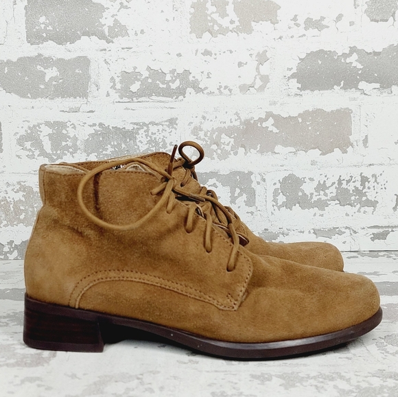 Munro Antonia Tan Suede Water Resistant Side Zip Lace Up Bootie C737 - Picture 4 of 11